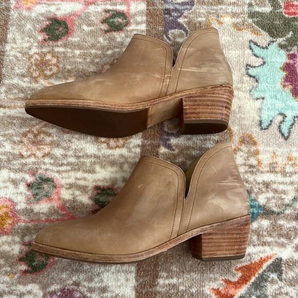 Nisolo Mia Everyday Ankle Boot - Picture 2 of 6